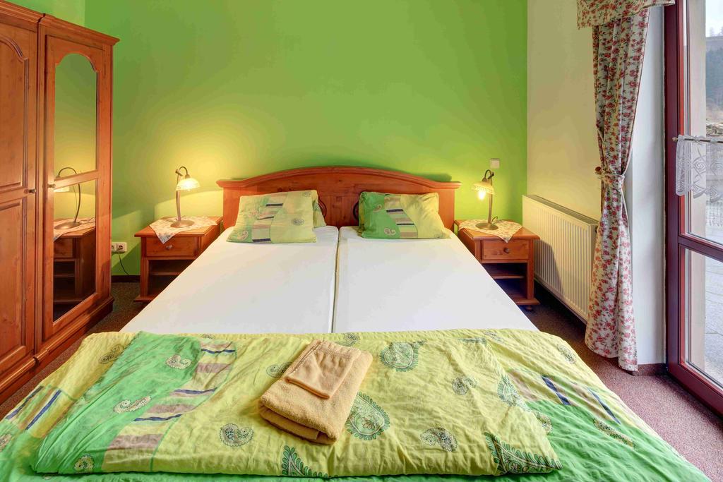Hotel Hradni Basta à Bečov nad Teplou Extérieur photo