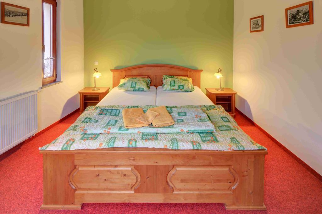 Hotel Hradni Basta à Bečov nad Teplou Extérieur photo