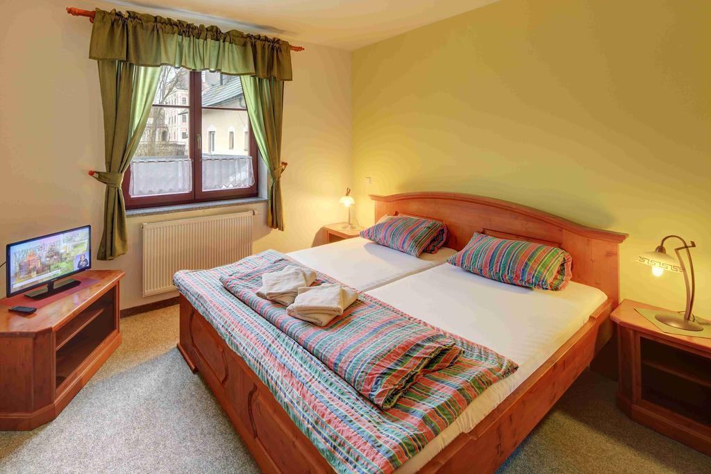 Hotel Hradni Basta à Bečov nad Teplou Extérieur photo