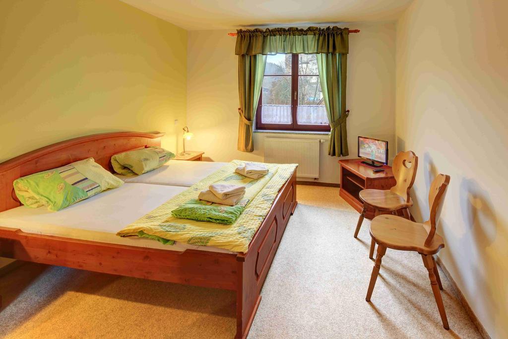 Hotel Hradni Basta à Bečov nad Teplou Extérieur photo