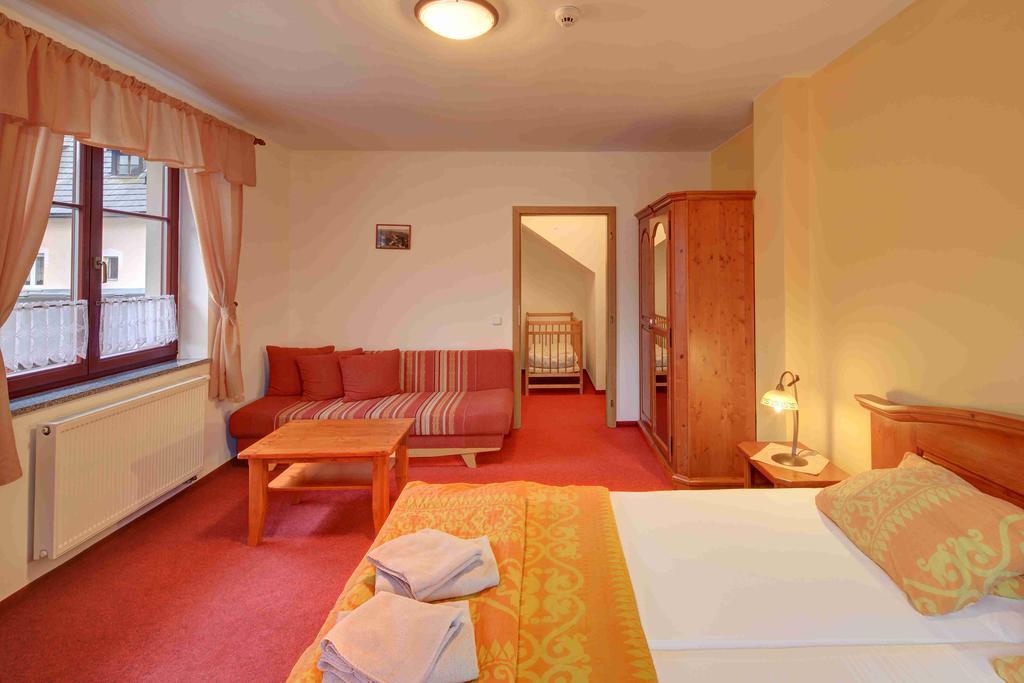 Hotel Hradni Basta à Bečov nad Teplou Extérieur photo