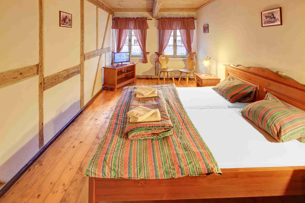 Hotel Hradni Basta à Bečov nad Teplou Extérieur photo