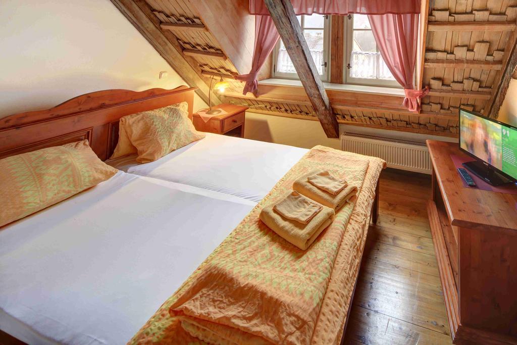 Hotel Hradni Basta à Bečov nad Teplou Extérieur photo