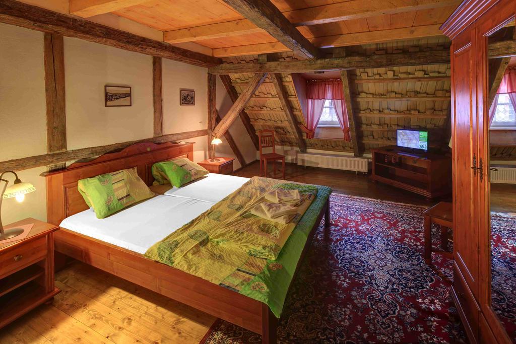 Hotel Hradni Basta à Bečov nad Teplou Extérieur photo