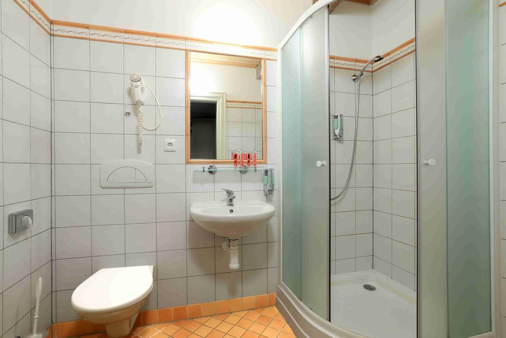 Hotel Hradni Basta à Bečov nad Teplou Extérieur photo