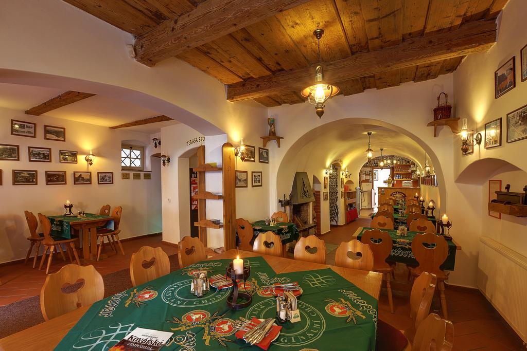 Hotel Hradni Basta à Bečov nad Teplou Extérieur photo
