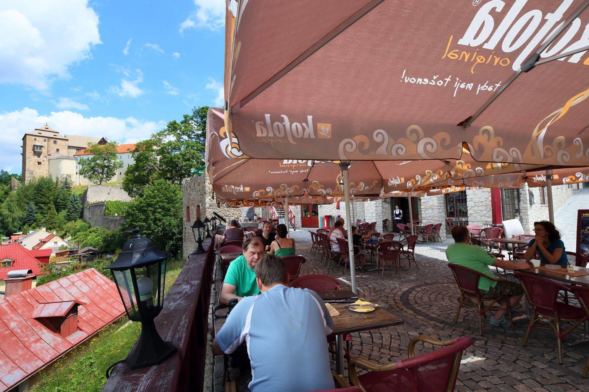 Hotel Hradni Basta à Bečov nad Teplou Extérieur photo