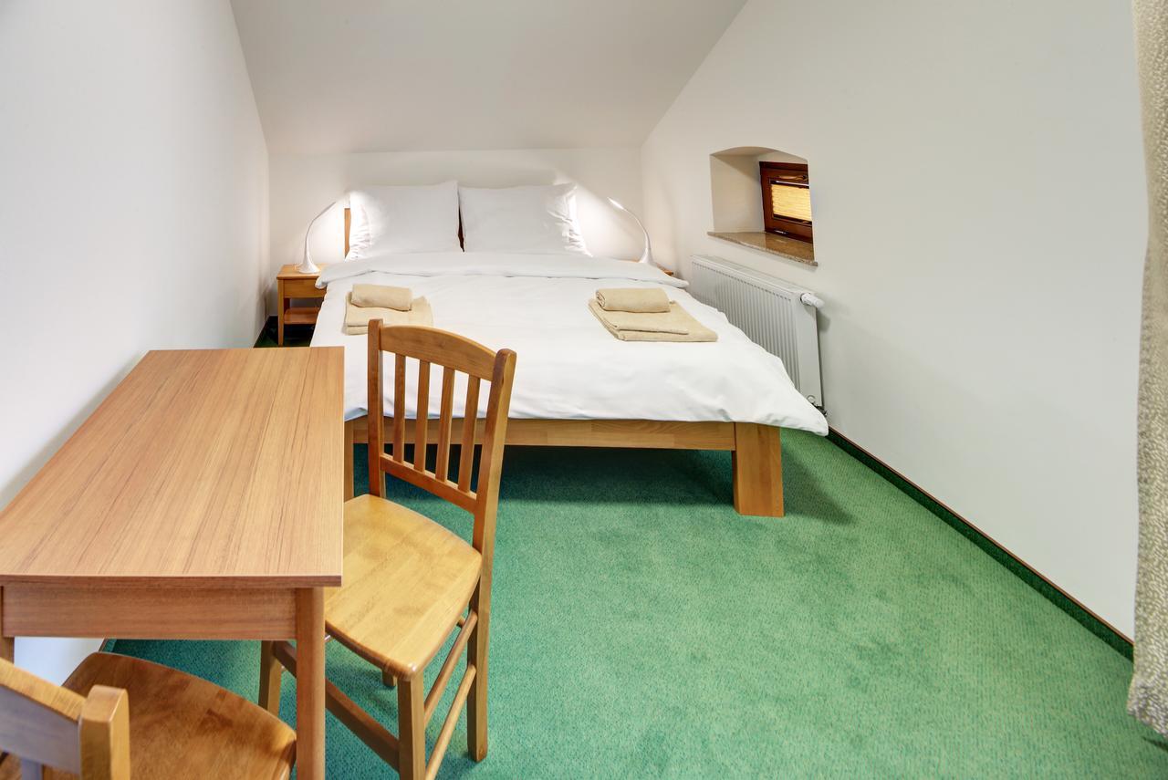 Hotel Hradni Basta à Bečov nad Teplou Extérieur photo