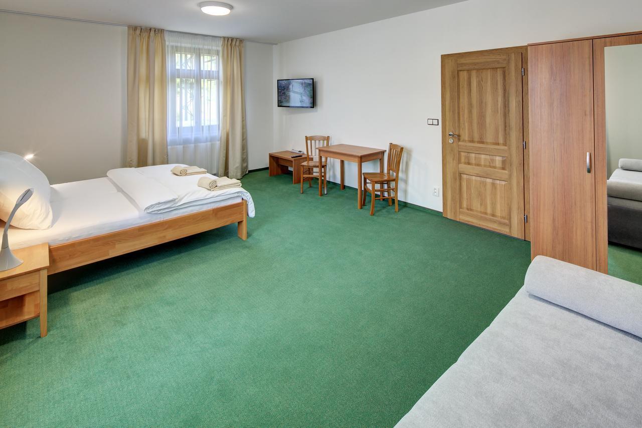 Hotel Hradni Basta à Bečov nad Teplou Extérieur photo