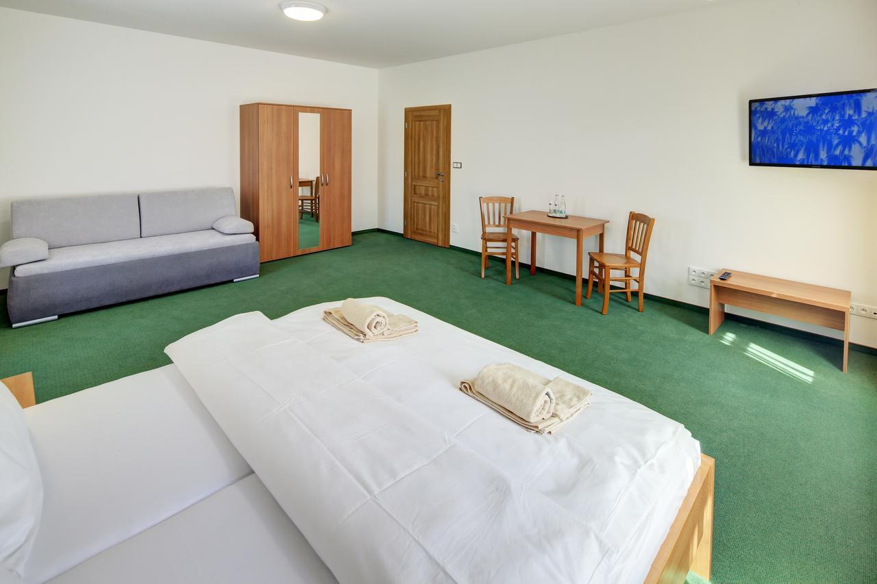 Hotel Hradni Basta à Bečov nad Teplou Extérieur photo