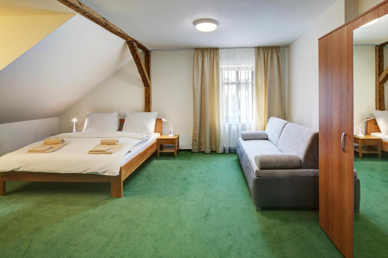 Hotel Hradni Basta à Bečov nad Teplou Extérieur photo