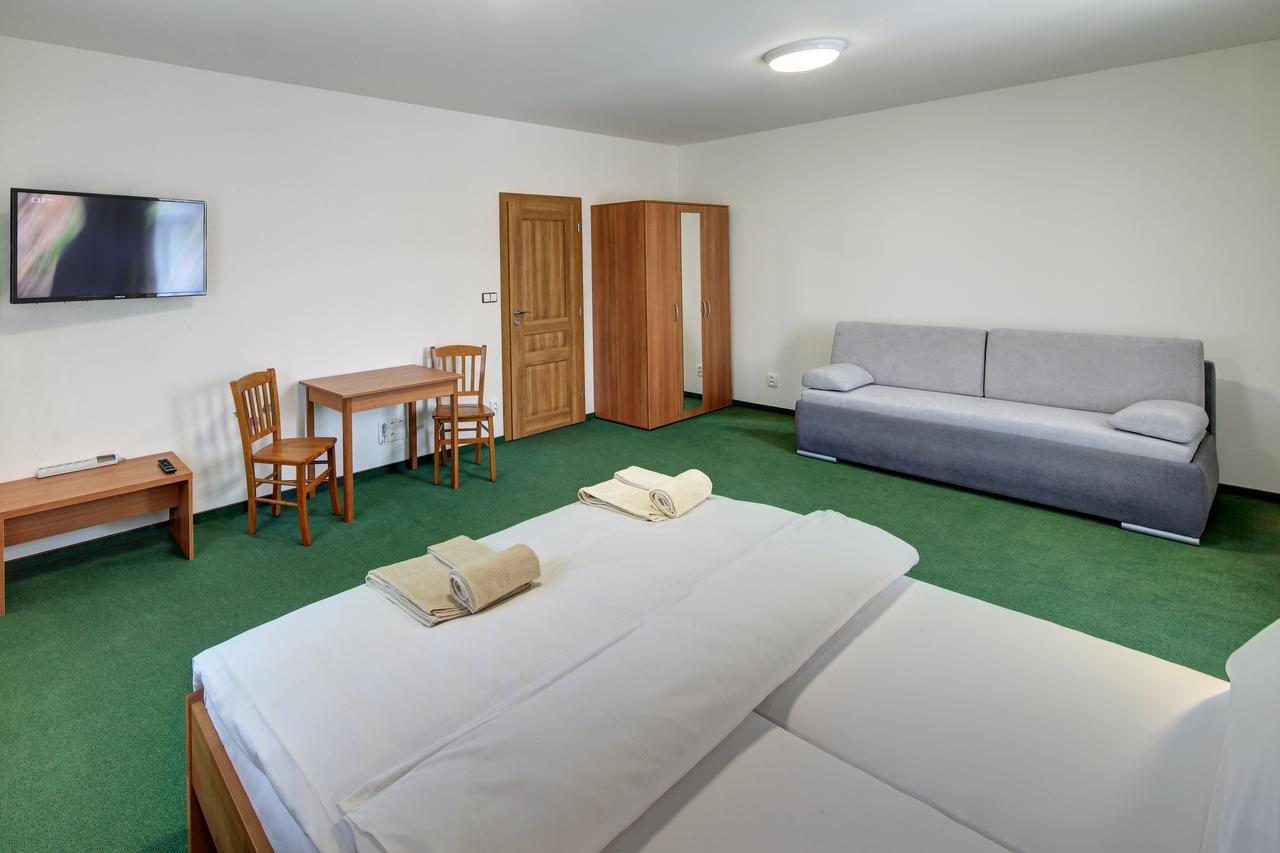 Hotel Hradni Basta à Bečov nad Teplou Extérieur photo