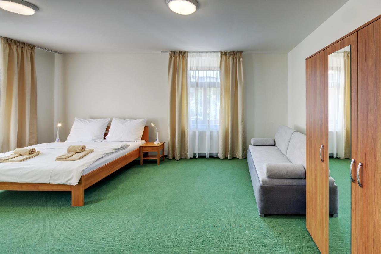 Hotel Hradni Basta à Bečov nad Teplou Extérieur photo
