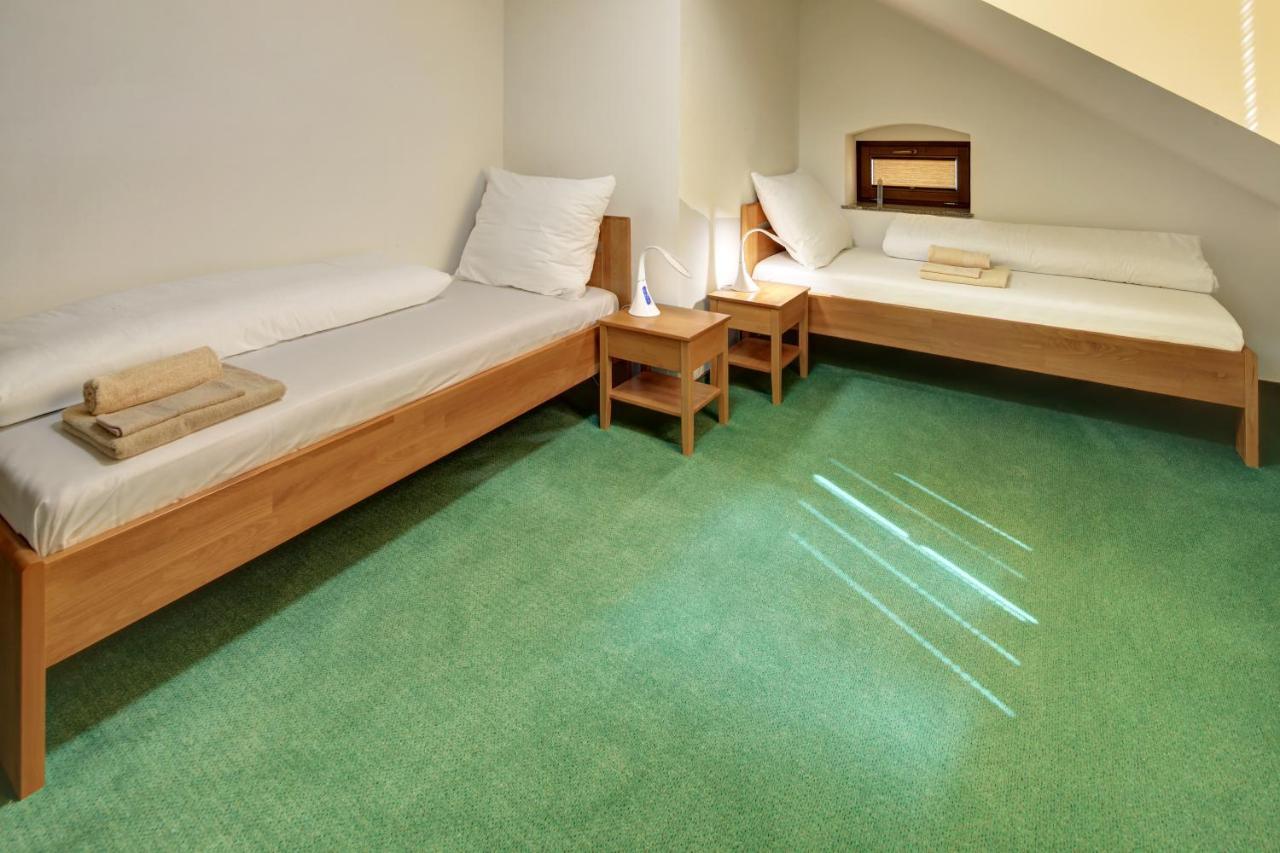 Hotel Hradni Basta à Bečov nad Teplou Extérieur photo