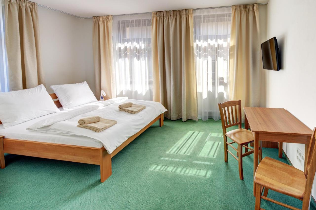 Hotel Hradni Basta à Bečov nad Teplou Extérieur photo