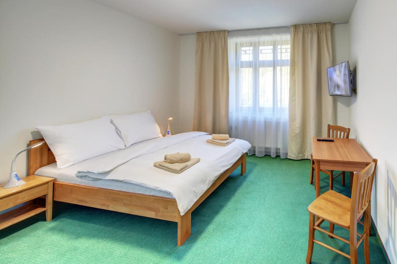 Hotel Hradni Basta à Bečov nad Teplou Extérieur photo