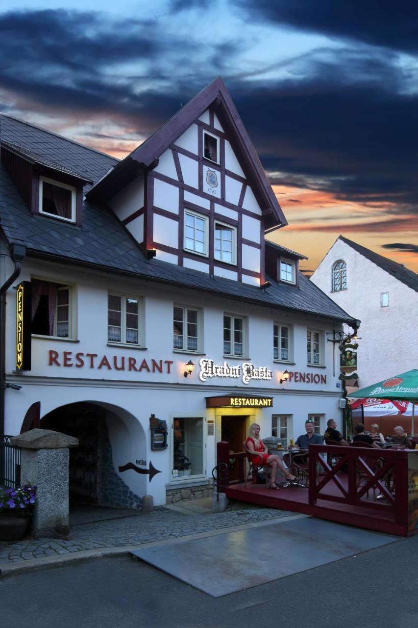 Hotel Hradni Basta à Bečov nad Teplou Extérieur photo