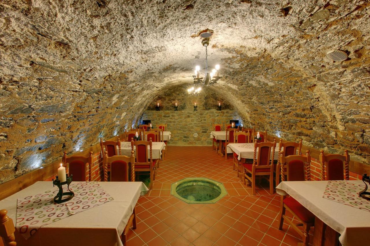 Hotel Hradni Basta à Bečov nad Teplou Extérieur photo