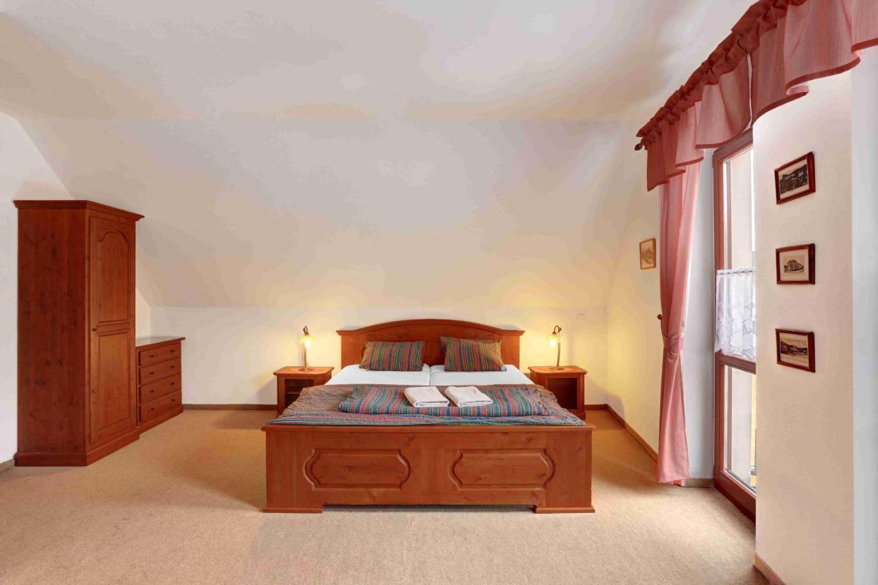 Hotel Hradni Basta à Bečov nad Teplou Extérieur photo